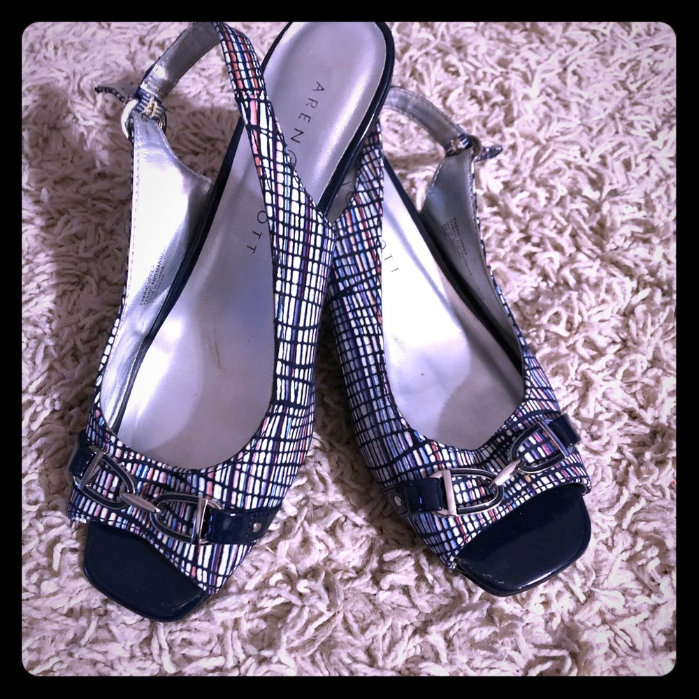 Dress shoe